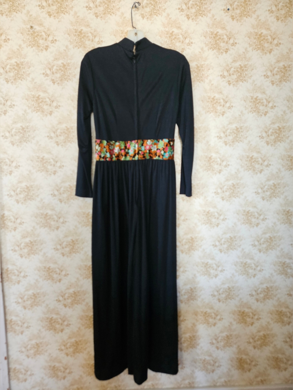 Vintage 1960s/early 70s Black Long Sleeved Maxi Dress Handmade - Picture 5 of 12